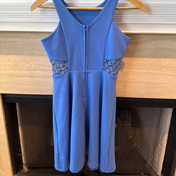 Girl’s Spring Dress - Picture 4 of 6